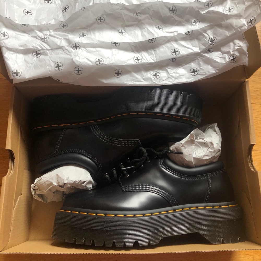 Brand new 8053 platform Dr. / Doc Martens.